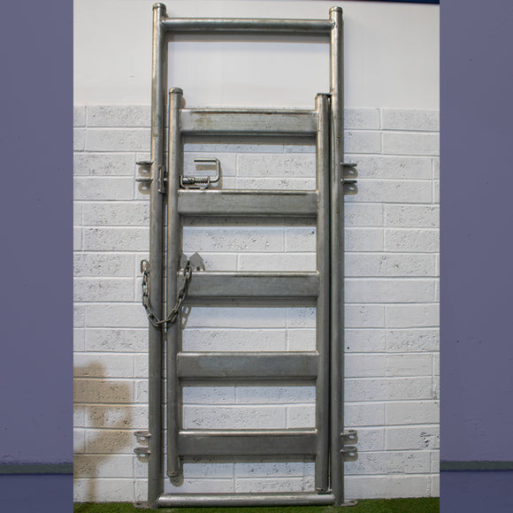 Man gate panel studman