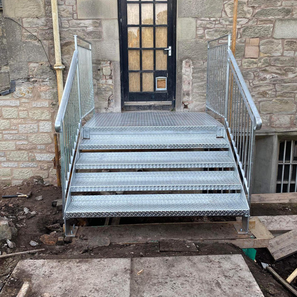 Staircase   duns 6e79a0f8 9814 427c 96b7 d3e9de65c831