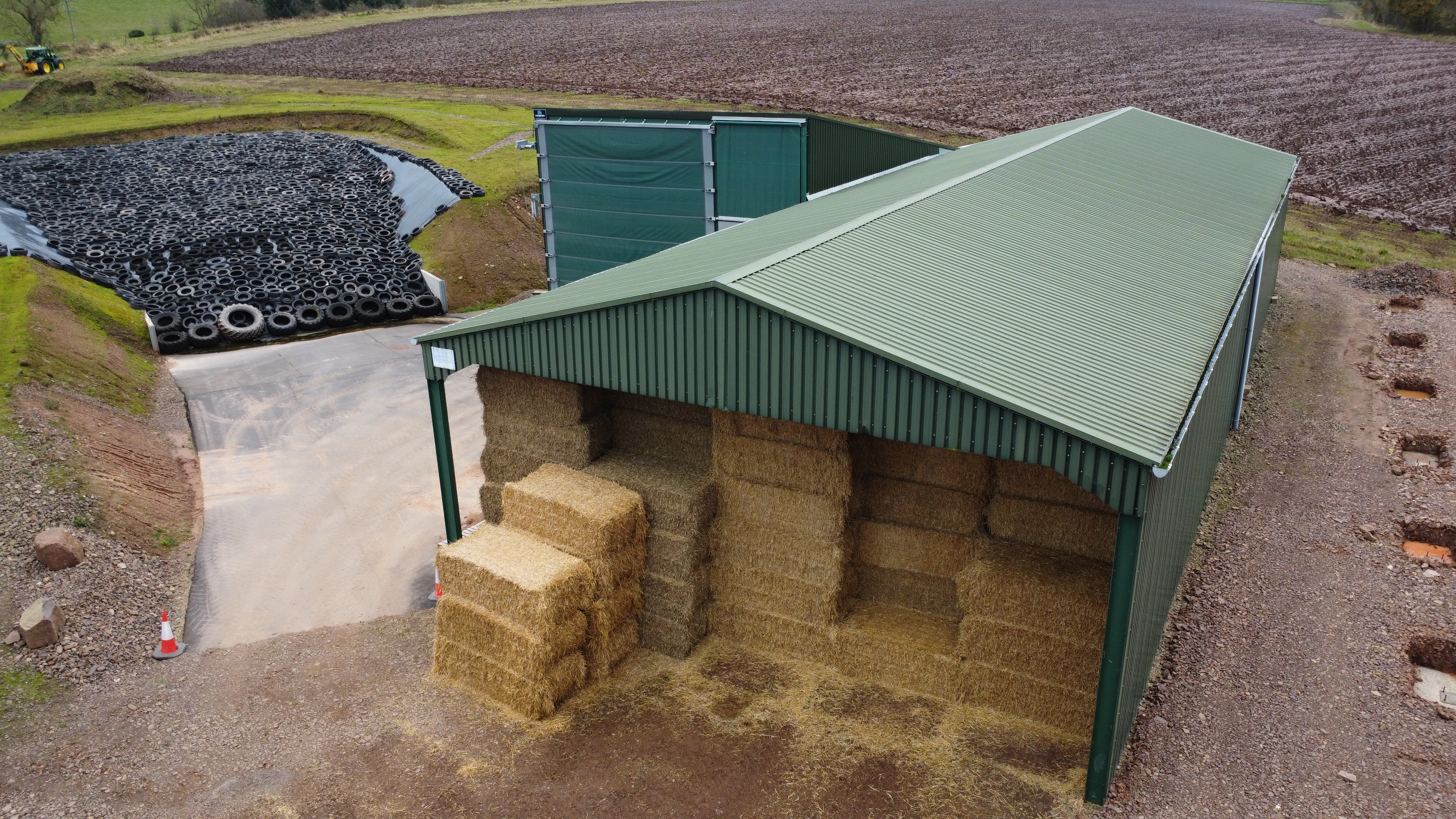 Straw shed 122e7304 ee61 46ba 9052 f10662e92801